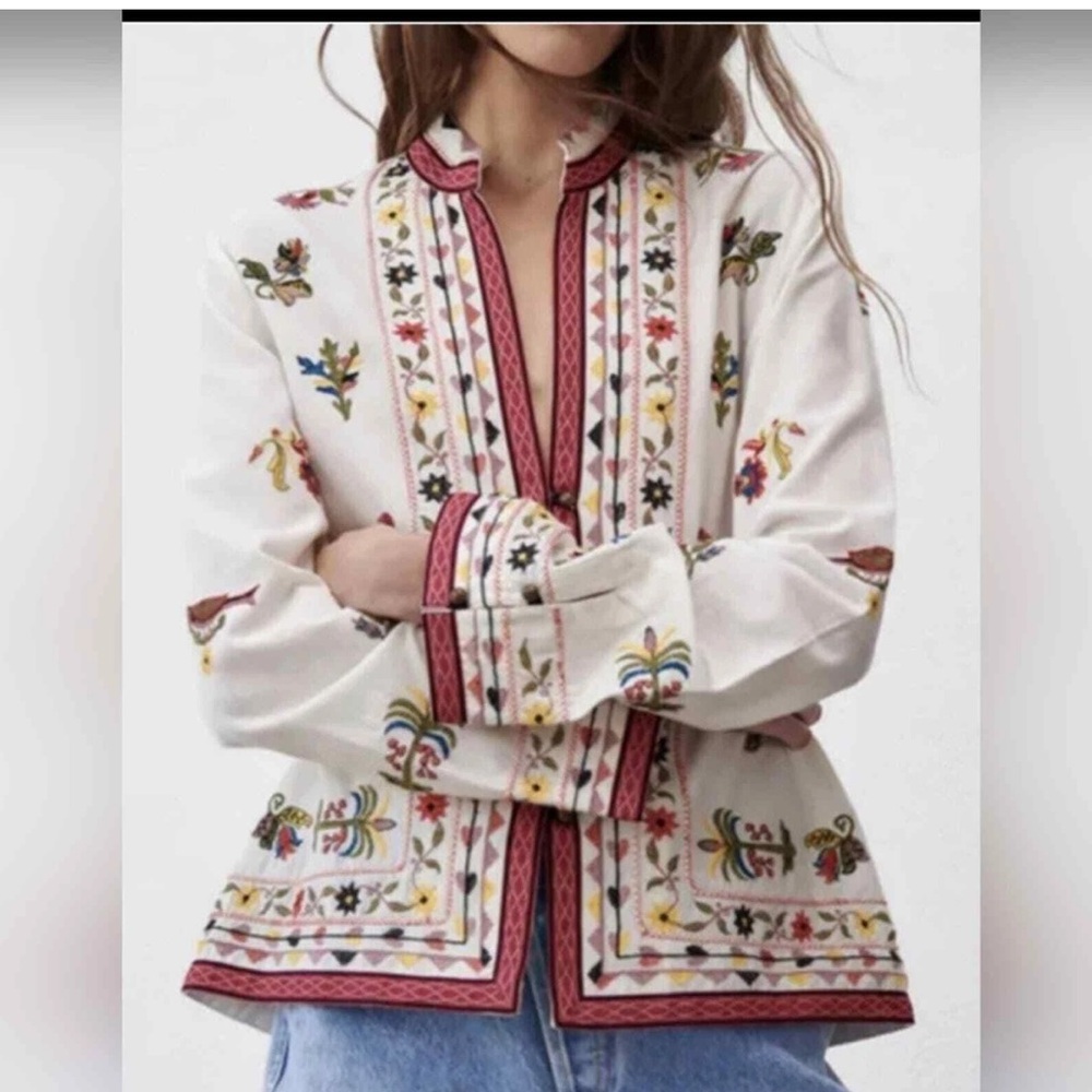 Zara White Embroidered Blouse with Multicolor Floral Trim size M